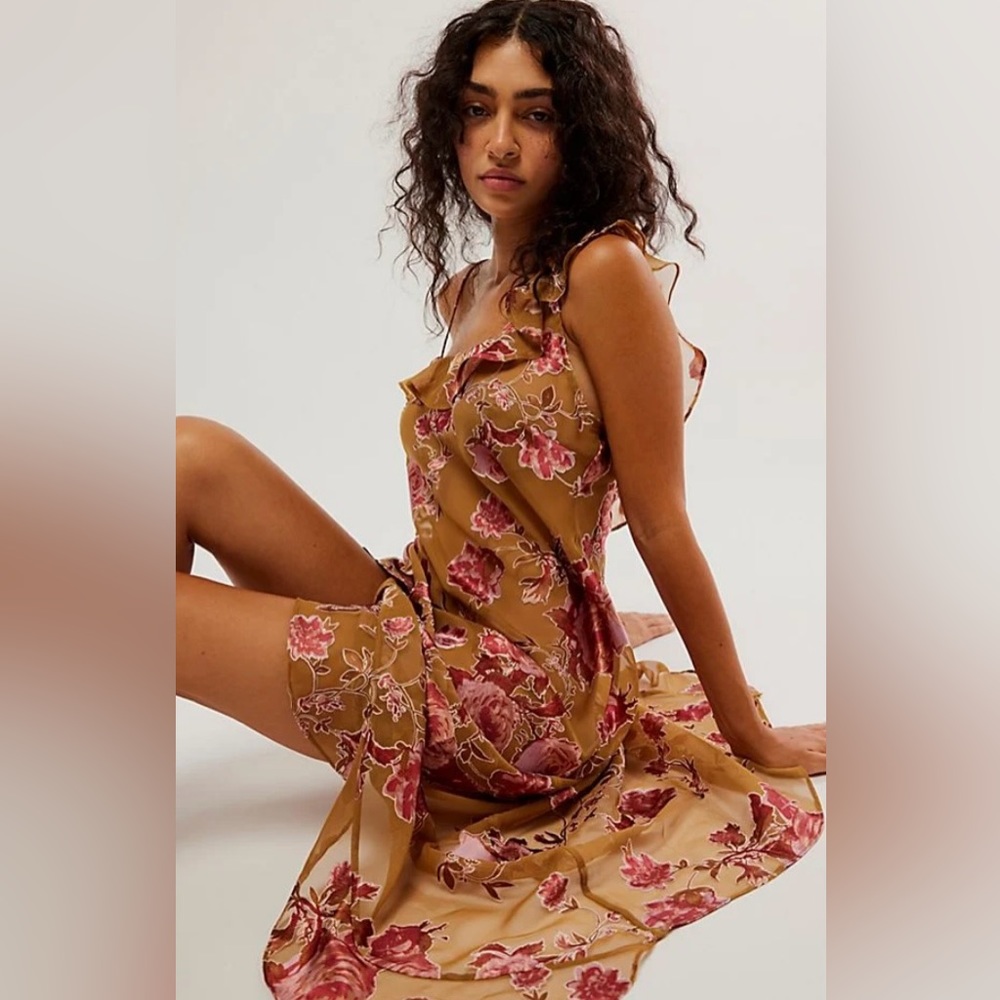 NWOT- Free People Intimately - Bed of Roses Slip - Size Small